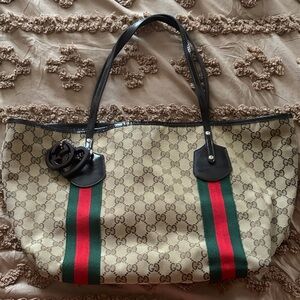 Authentic Gucci Jolie tote